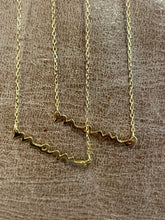 Load image into Gallery viewer, Dainty MAMA necklace