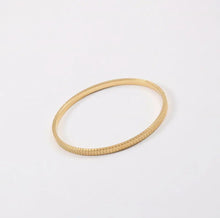 Load image into Gallery viewer, Meet Me Half Way Bangle