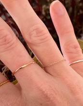 Load image into Gallery viewer, Halo Ring Solid Gold