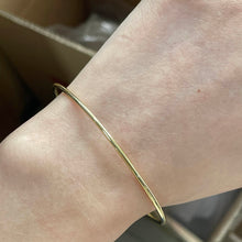 Load image into Gallery viewer, Gold Thread Bangle