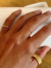 Load image into Gallery viewer, Solid Gold Chain Ring
