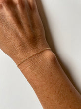 Load image into Gallery viewer, Minimalist Bracelet Solid Gold
