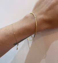 Load image into Gallery viewer, Gold Thread Bangle