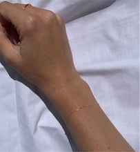 Load image into Gallery viewer, Minimalist Bracelet Solid Gold