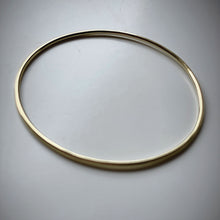 Load image into Gallery viewer, Gold Thread Bangle