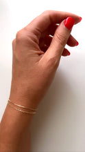 Load image into Gallery viewer, You Make Me Shimmer Box Chain Bracelet (Solid Gold)
