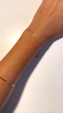 Load image into Gallery viewer, You Make Me Shimmer Box Chain Bracelet (Solid Gold)
